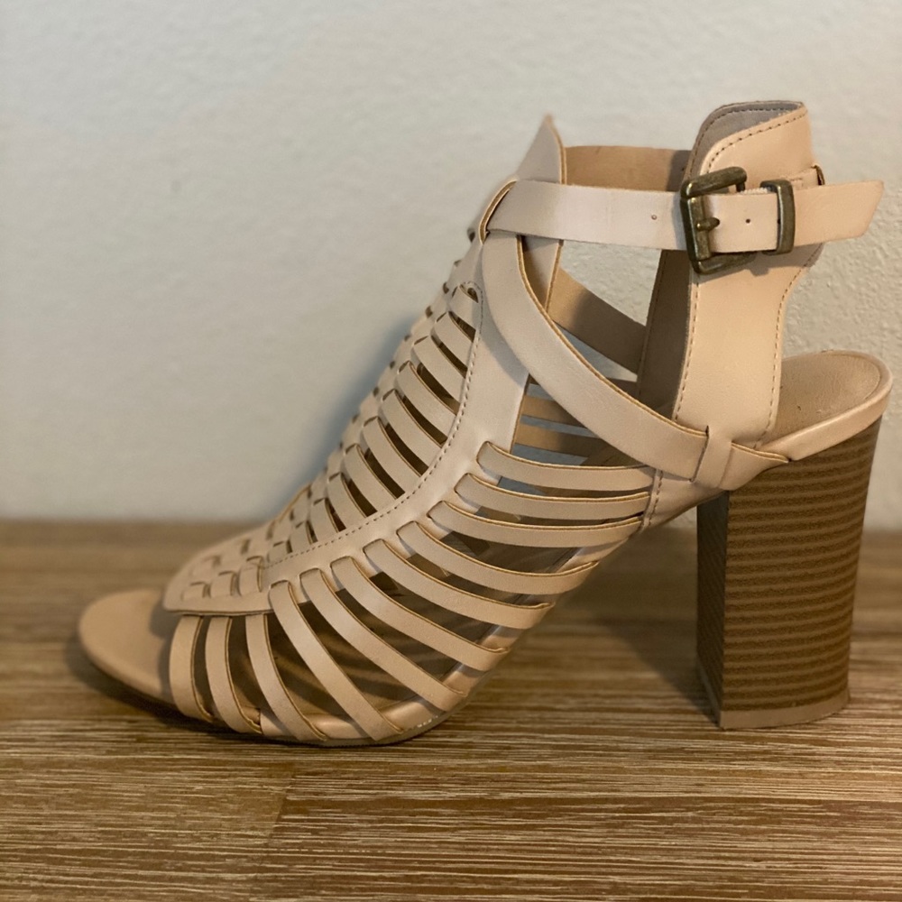 American Eagle strappy heel.